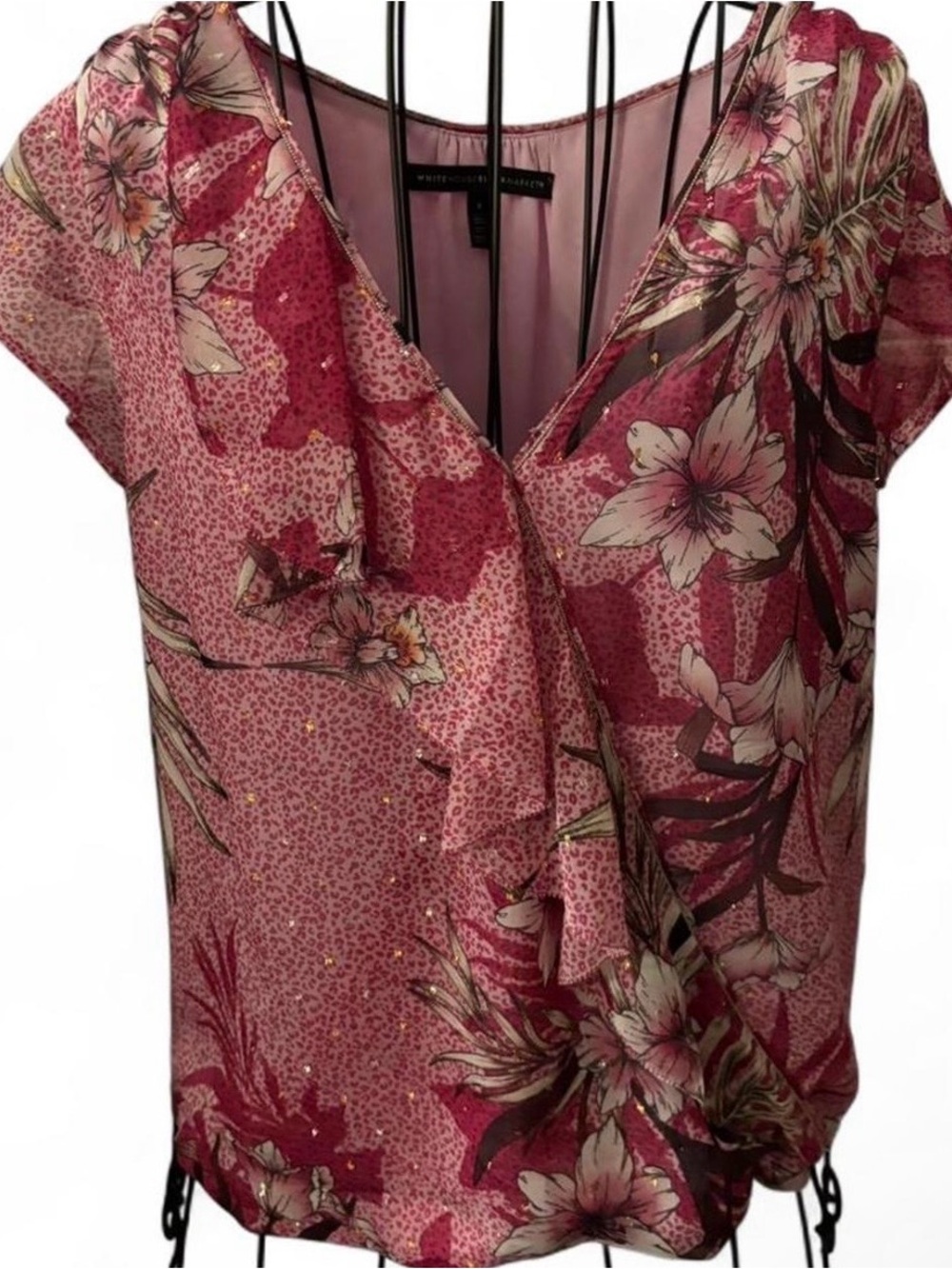 Women’s White House Black Market Pink Floral Ruffled Wrap Top Size Medium